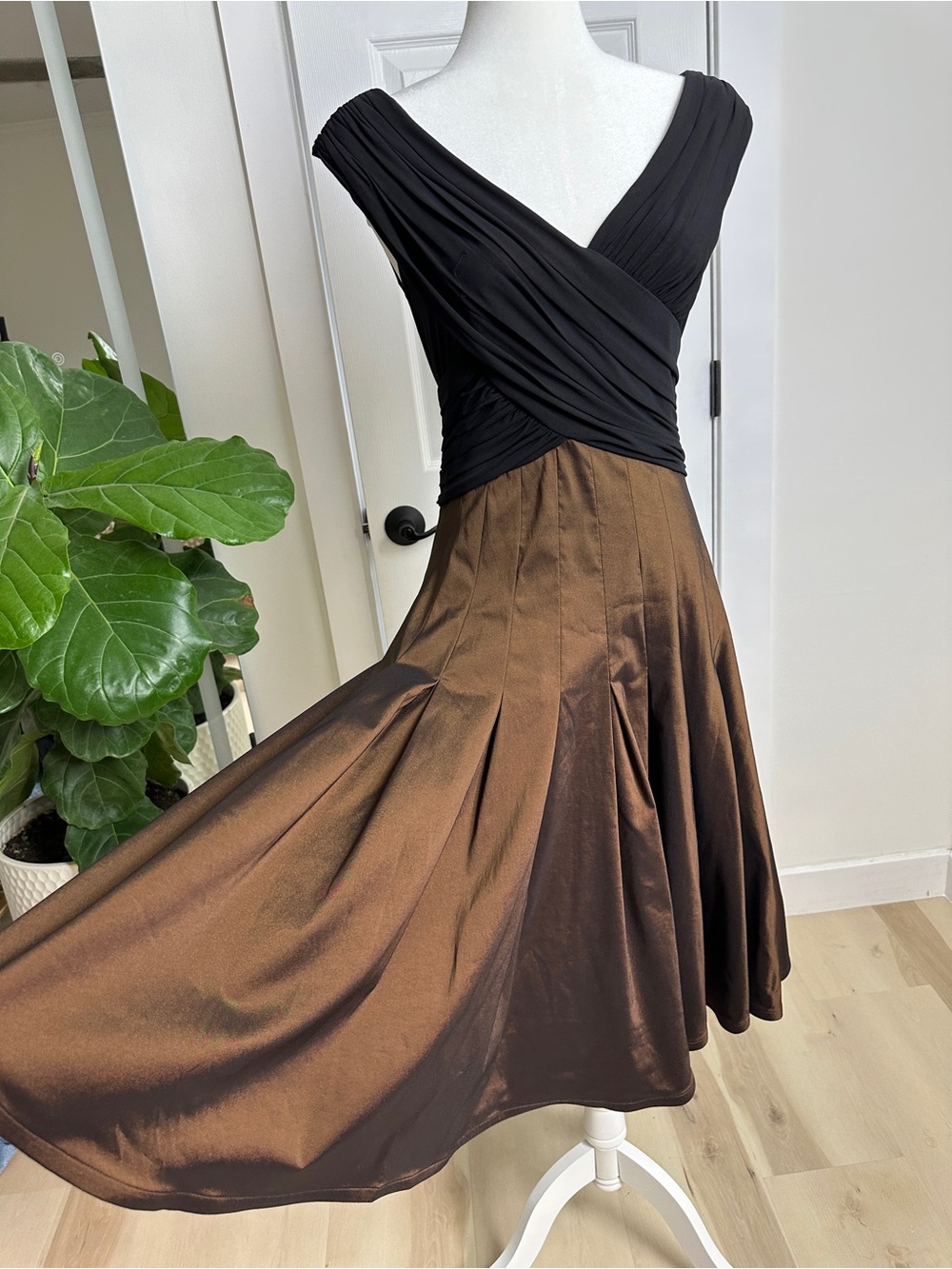 Cache Black Ruched Bodice with Brown Full Midi Skirt Dress - Picture 5 of 5